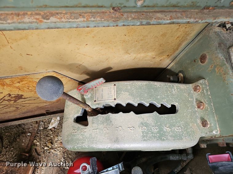 image for item NX9109 1985 Caterpillar  621B conventional scraper 