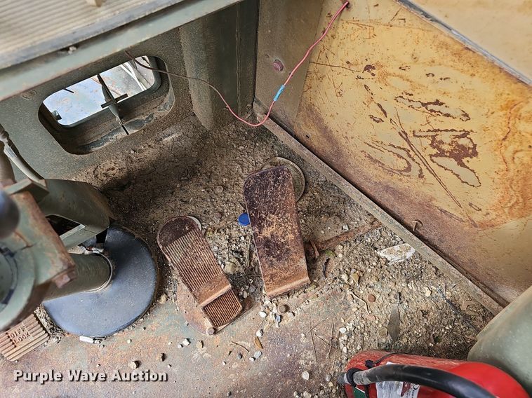 image for item NX9109 1985 Caterpillar  621B conventional scraper 