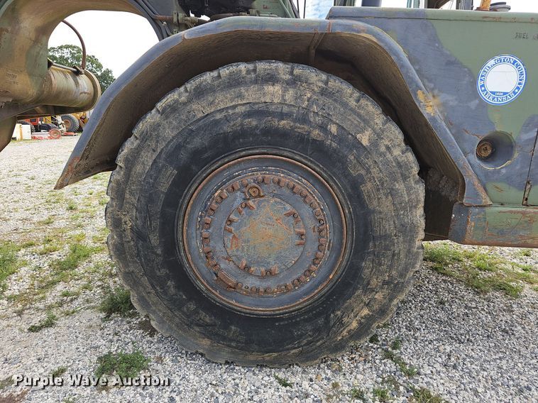 image for item NX9109 1985 Caterpillar  621B conventional scraper 