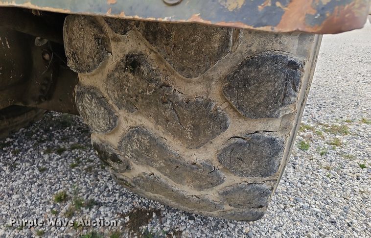 image for item NX9109 1985 Caterpillar  621B conventional scraper 