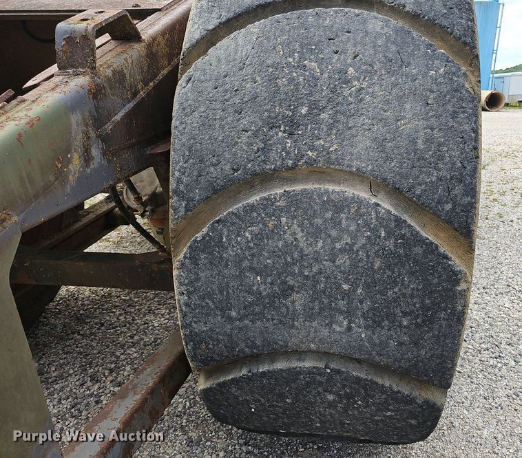 image for item NX9109 1985 Caterpillar  621B conventional scraper 