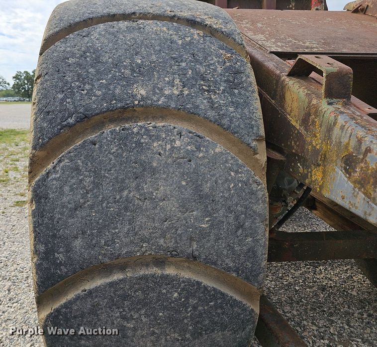 image for item NX9109 1985 Caterpillar  621B conventional scraper 