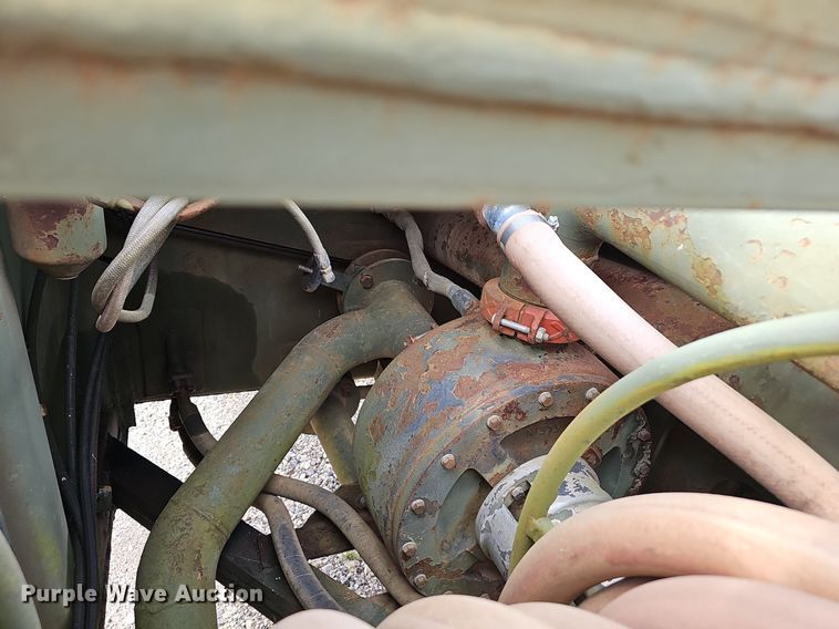 image for item NX9111 1982 Caterpillar  613B water wagon