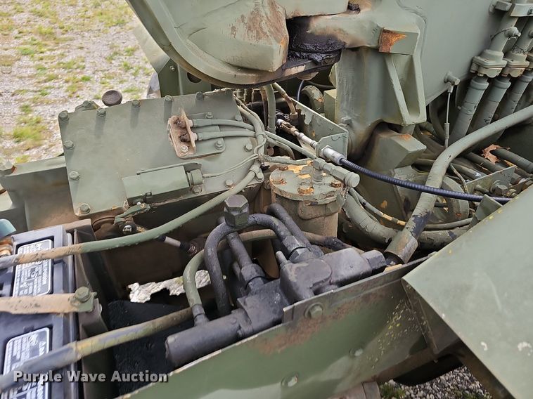 image for item NX9111 1982 Caterpillar  613B water wagon