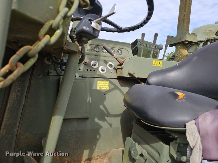 image for item NX9111 1982 Caterpillar  613B water wagon