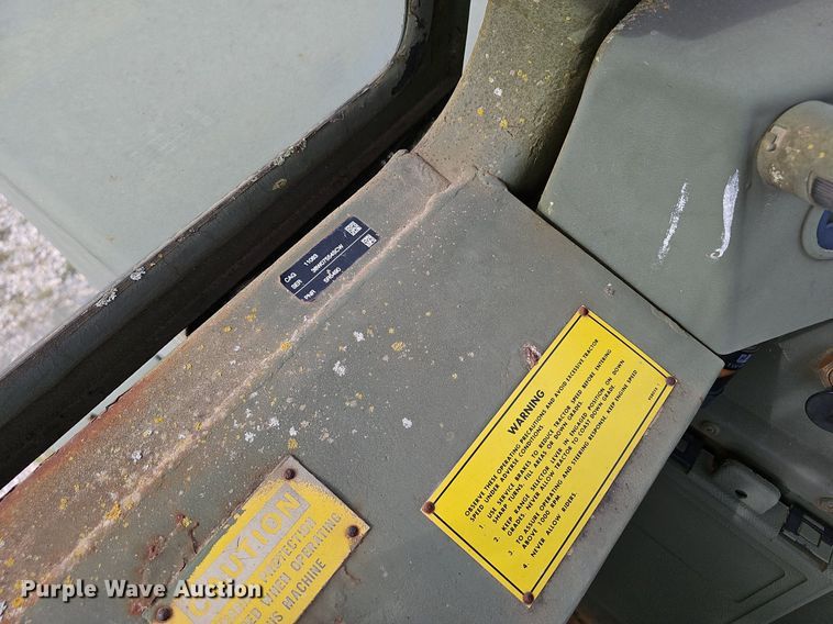 image for item NX9111 1982 Caterpillar  613B water wagon