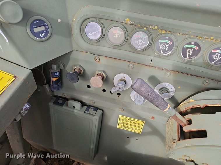 image for item NX9111 1982 Caterpillar  613B water wagon