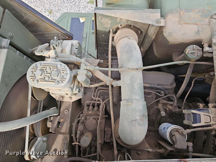 image for item NX9111 1982 Caterpillar  613B water wagon