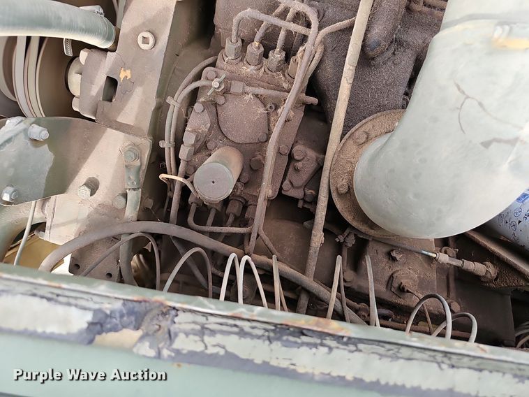 image for item NX9111 1982 Caterpillar  613B water wagon