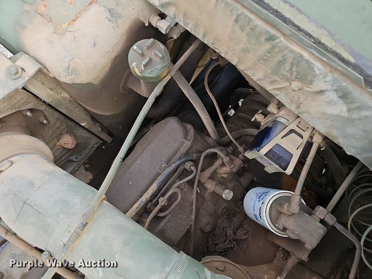 image for item NX9111 1982 Caterpillar  613B water wagon