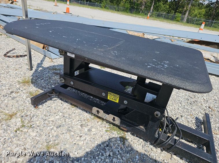 image for item NX9121 1999 Jones Trailer  kennel trailer 