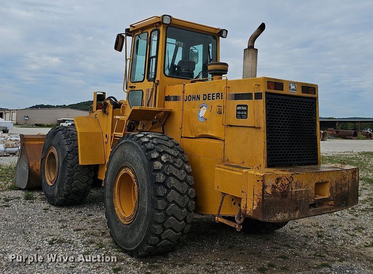 image for item NX9165 1991 John Deere  644E loader