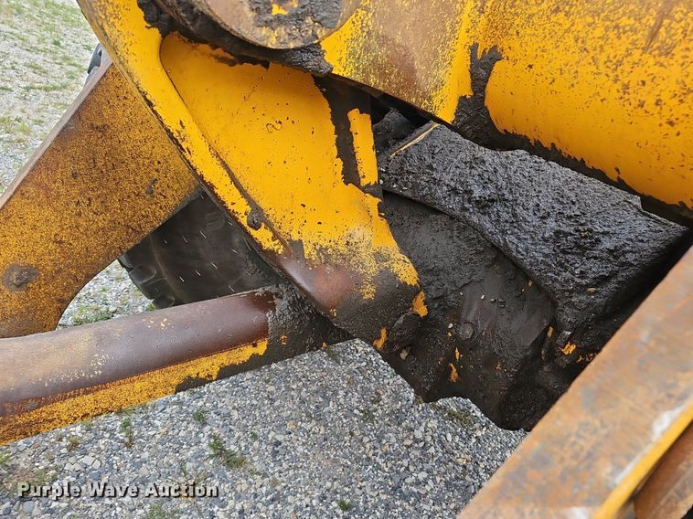 image for item NX9165 1991 John Deere  644E loader