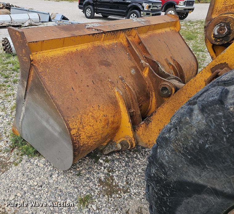 image for item NX9165 1991 John Deere  644E loader