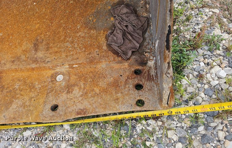 image for item NX9165 1991 John Deere  644E loader