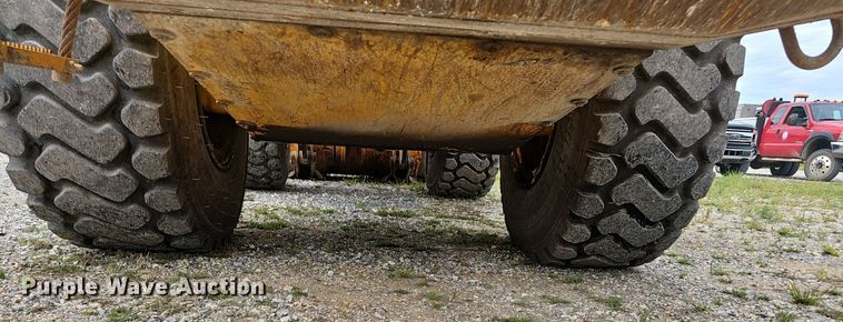 image for item NX9165 1991 John Deere  644E loader