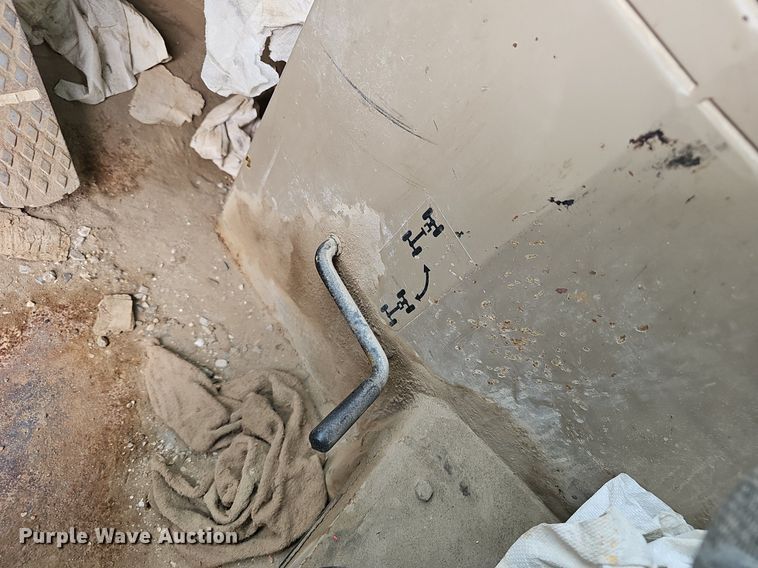 image for item NX9165 1991 John Deere  644E loader