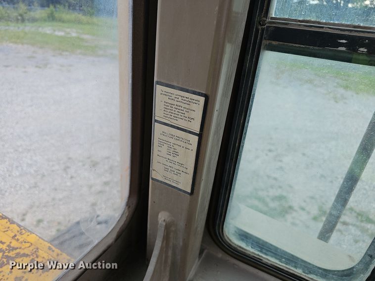 image for item NX9165 1991 John Deere  644E loader