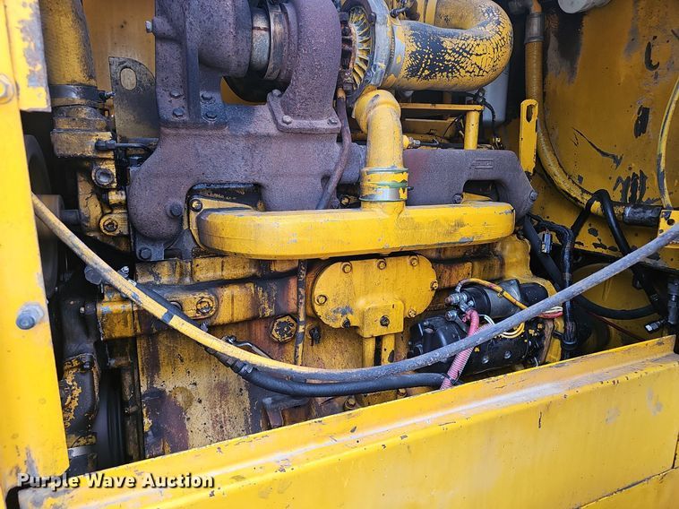 image for item NX9165 1991 John Deere  644E loader