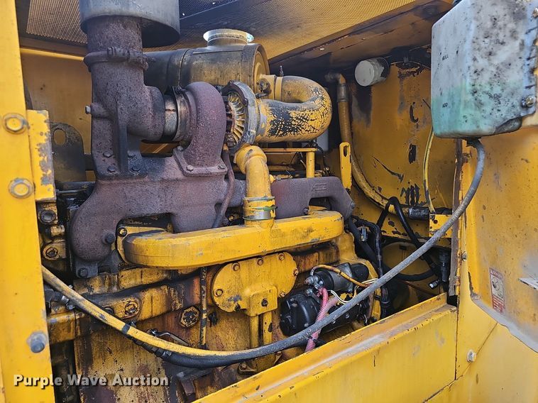 image for item NX9165 1991 John Deere  644E loader