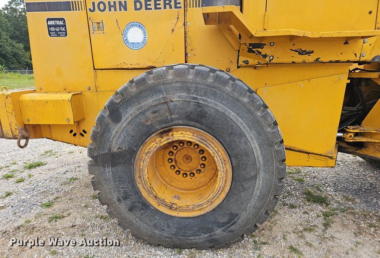image for item NX9165 1991 John Deere  644E loader