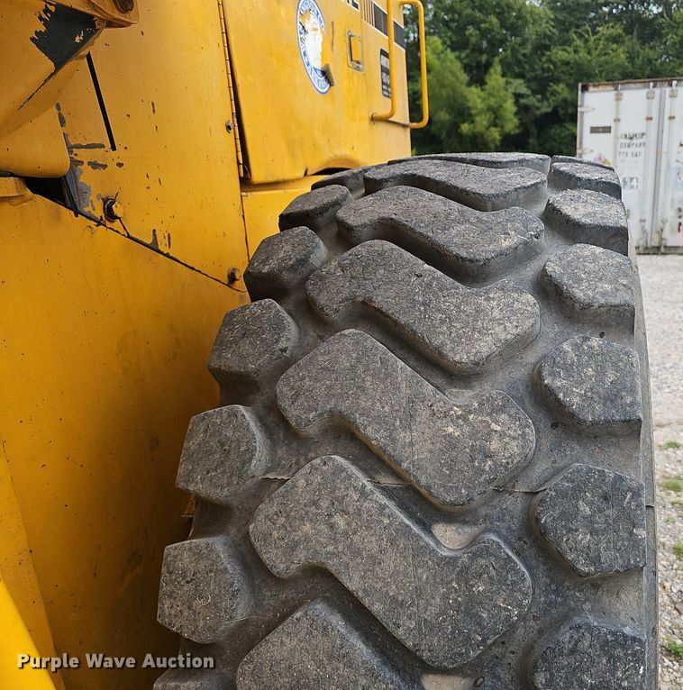 image for item NX9165 1991 John Deere  644E loader