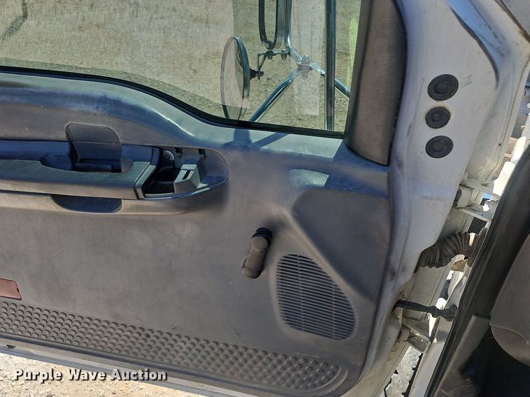 image for item NX9168 2007 Ford F750 Super Duty utility / service truck