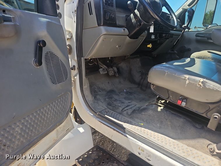 image for item NX9168 2007 Ford F750 Super Duty utility / service truck