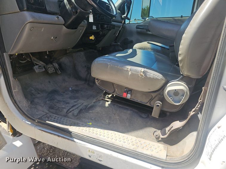 image for item NX9168 2007 Ford F750 Super Duty utility / service truck