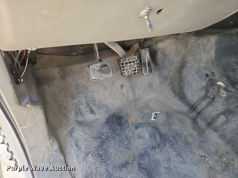 image for item NX9168 2007 Ford F750 Super Duty utility / service truck