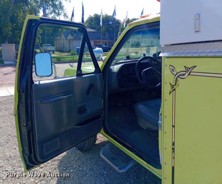 image for item NY9527 1988 Ford F350 Custom rescue vehicle