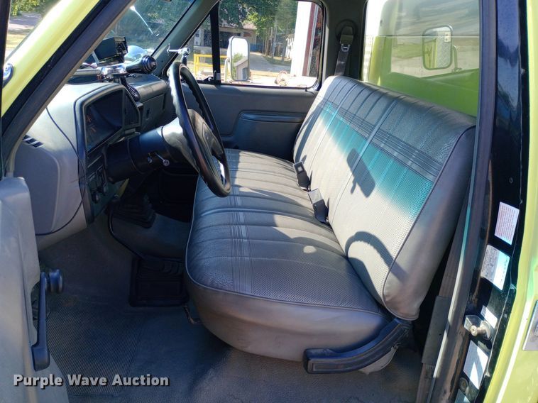 image for item NY9527 1988 Ford F350 Custom rescue vehicle