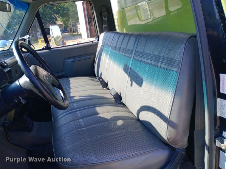 image for item NY9527 1988 Ford F350 Custom rescue vehicle