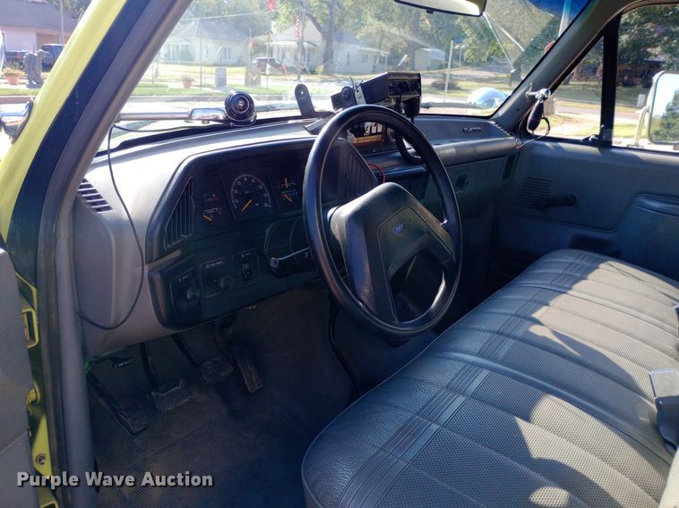 image for item NY9527 1988 Ford F350 Custom rescue vehicle