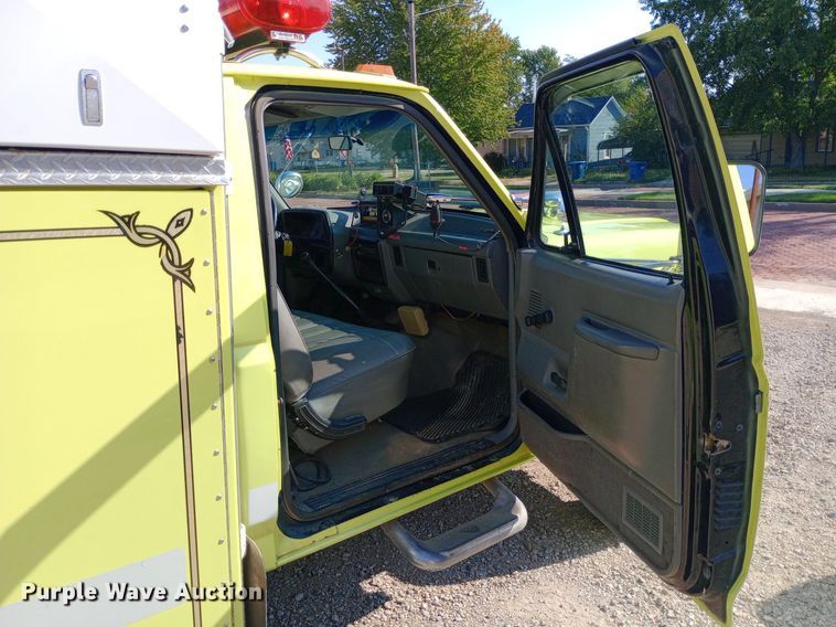 image for item NY9527 1988 Ford F350 Custom rescue vehicle