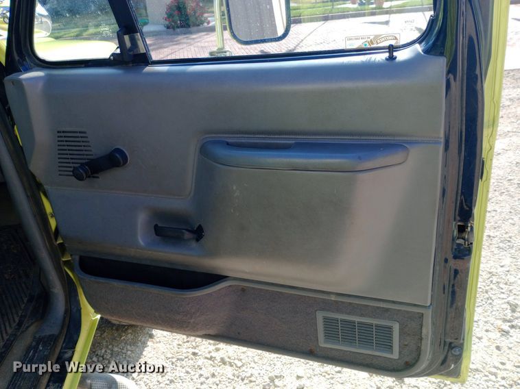 image for item NY9527 1988 Ford F350 Custom rescue vehicle