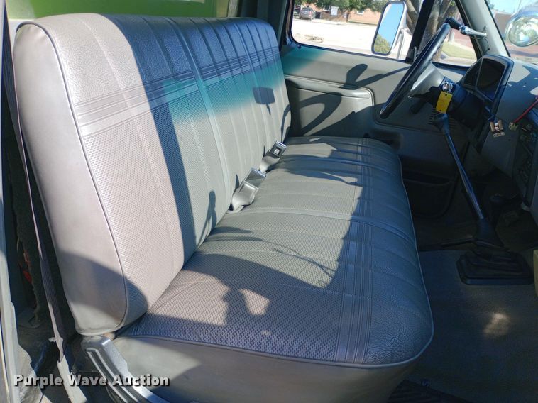 image for item NY9527 1988 Ford F350 Custom rescue vehicle