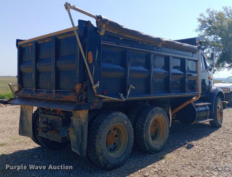 image for item NY9530 1996 International  8100 dump truck
