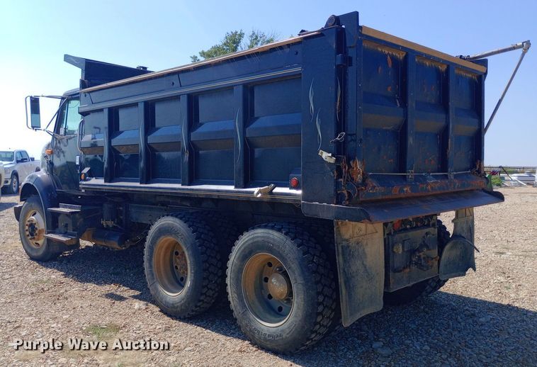 image for item NY9530 1996 International  8100 dump truck