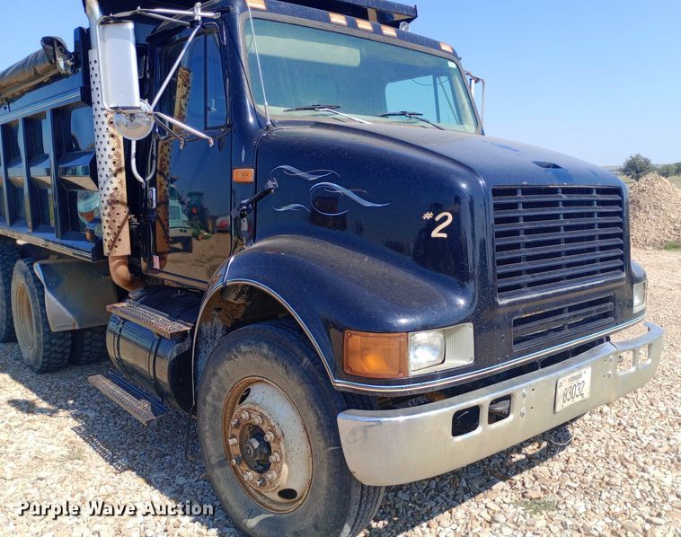 image for item NY9530 1996 International  8100 dump truck
