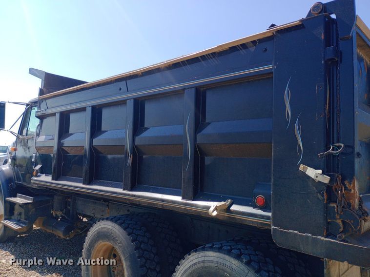 image for item NY9530 1996 International  8100 dump truck