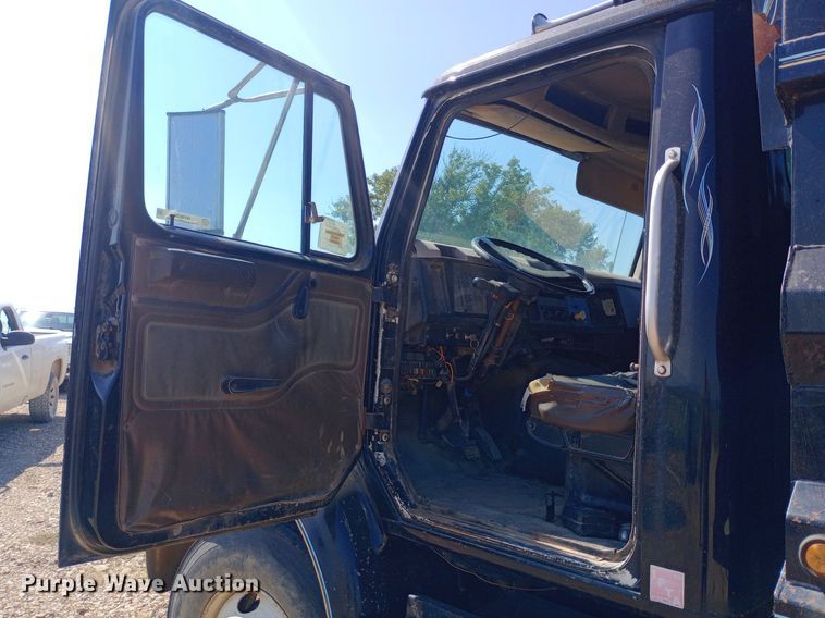 image for item NY9530 1996 International  8100 dump truck