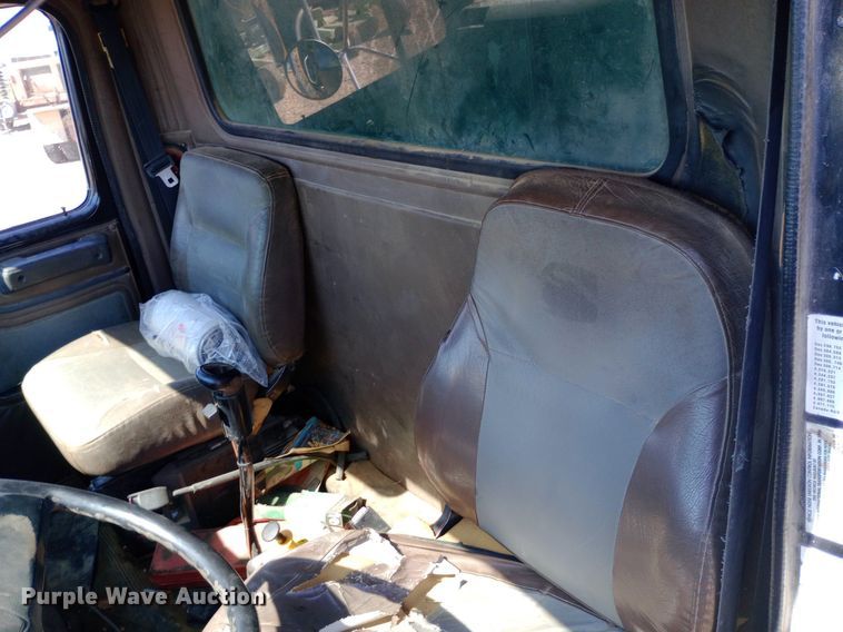 image for item NY9530 1996 International  8100 dump truck