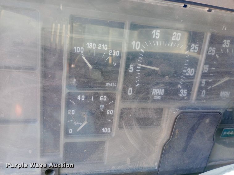 image for item NY9530 1996 International  8100 dump truck