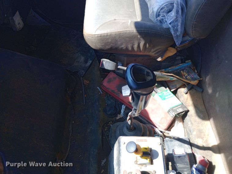 image for item NY9530 1996 International  8100 dump truck