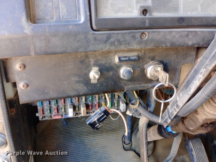 image for item NY9530 1996 International  8100 dump truck