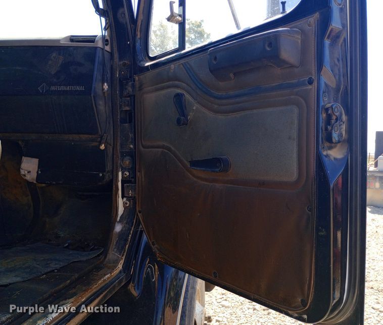 image for item NY9530 1996 International  8100 dump truck