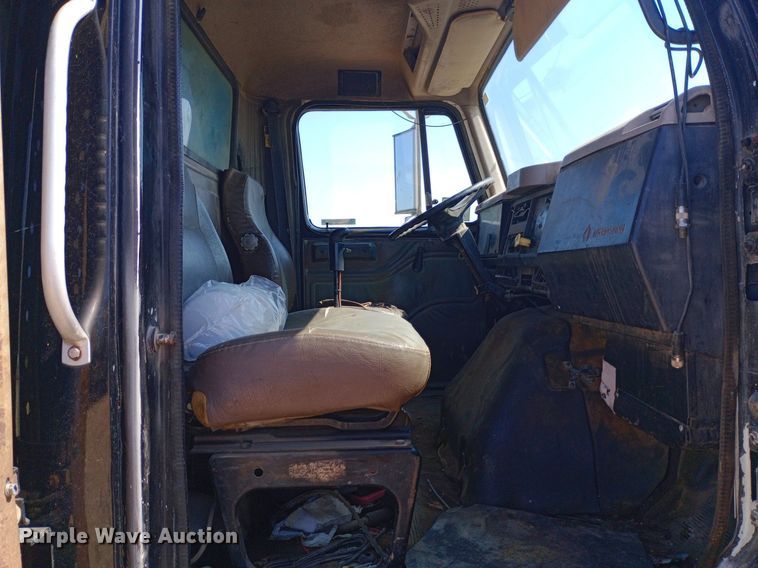 image for item NY9530 1996 International  8100 dump truck