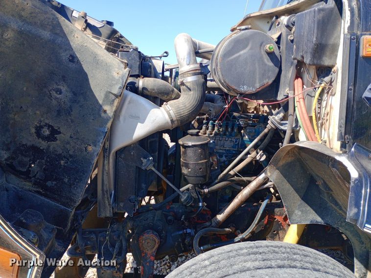 image for item NY9530 1996 International  8100 dump truck