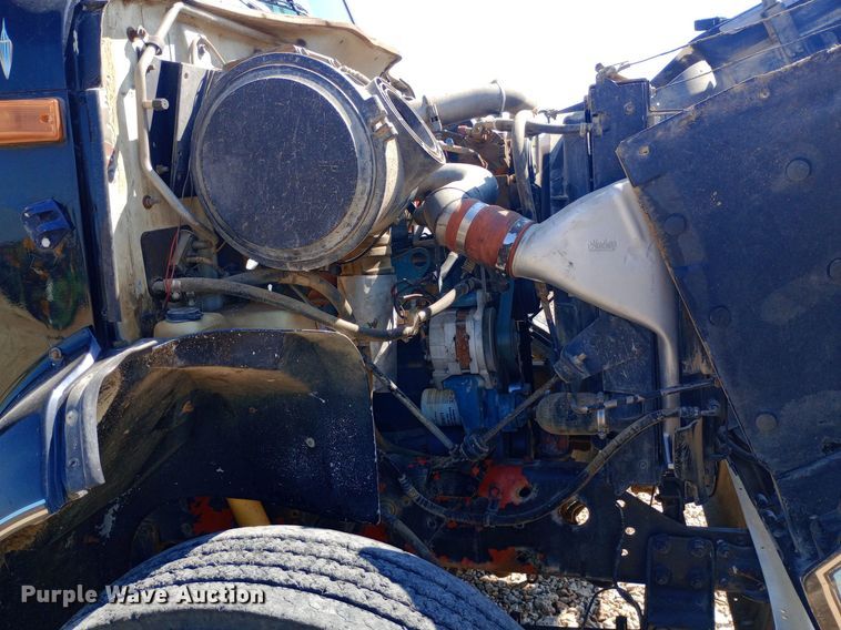 image for item NY9530 1996 International  8100 dump truck